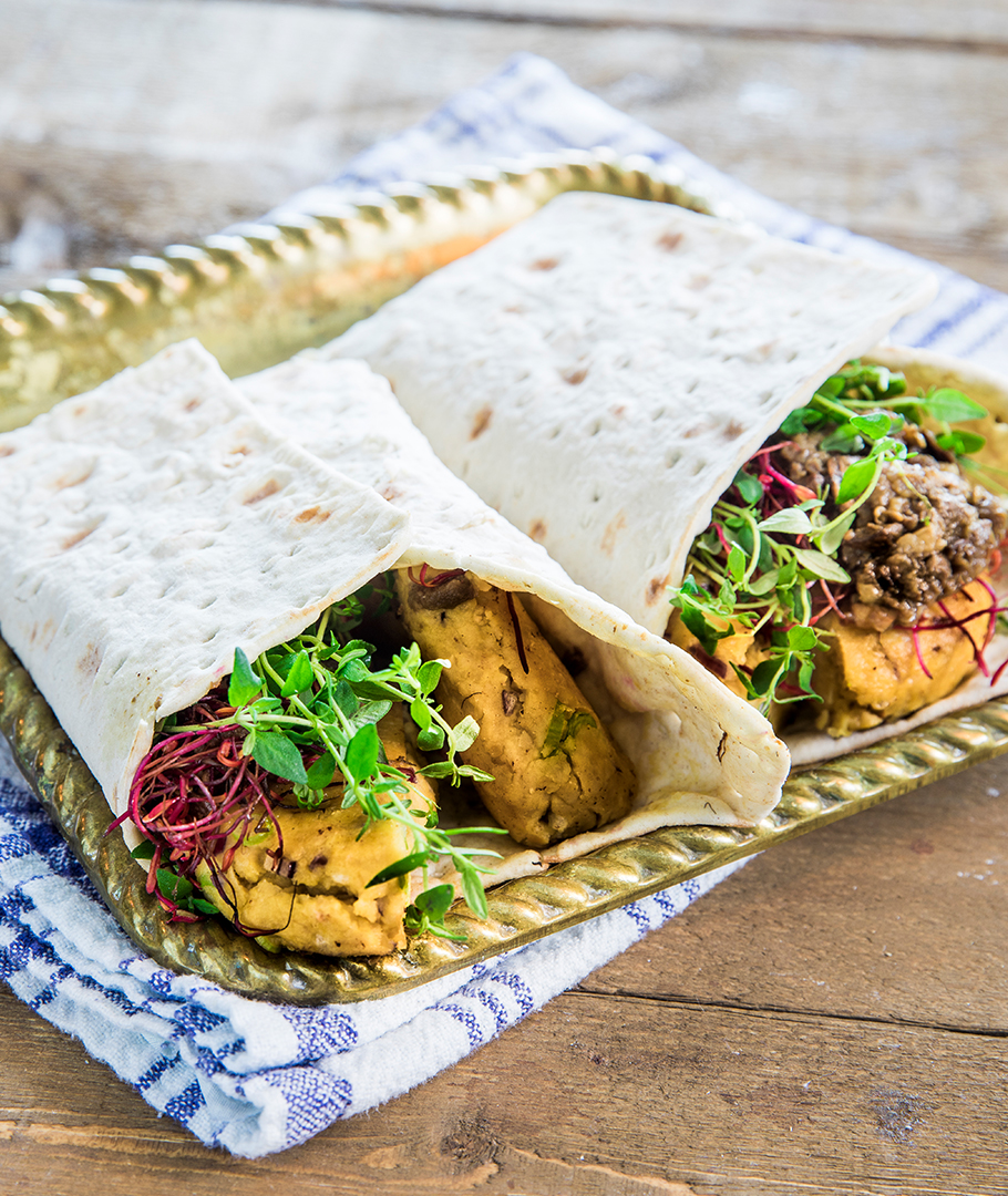 Kikärtswrap (falafel) med auberginröra