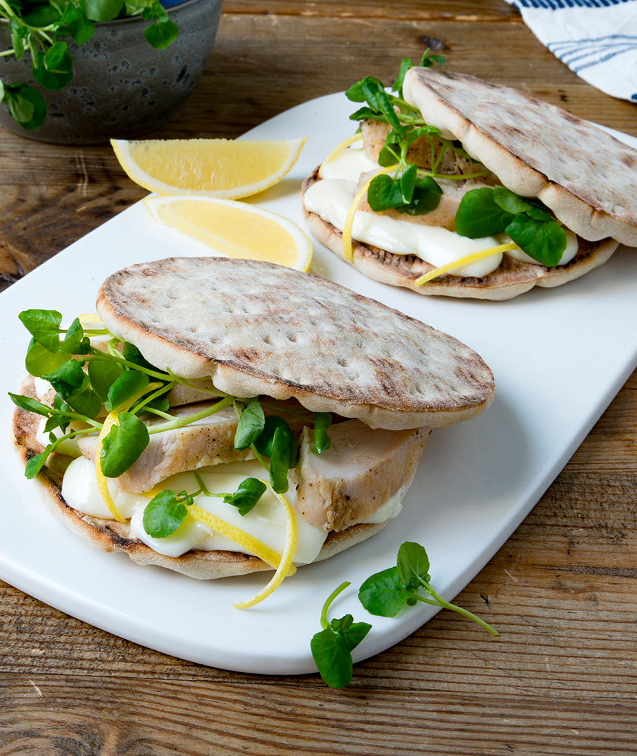Rågkaka med kyckling och citron